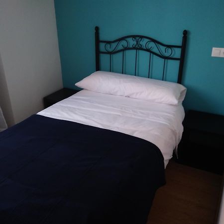 Hostal Gemi Zamora Bagian luar foto