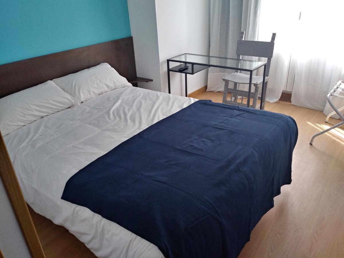 Hostal Gemi Zamora Bagian luar foto