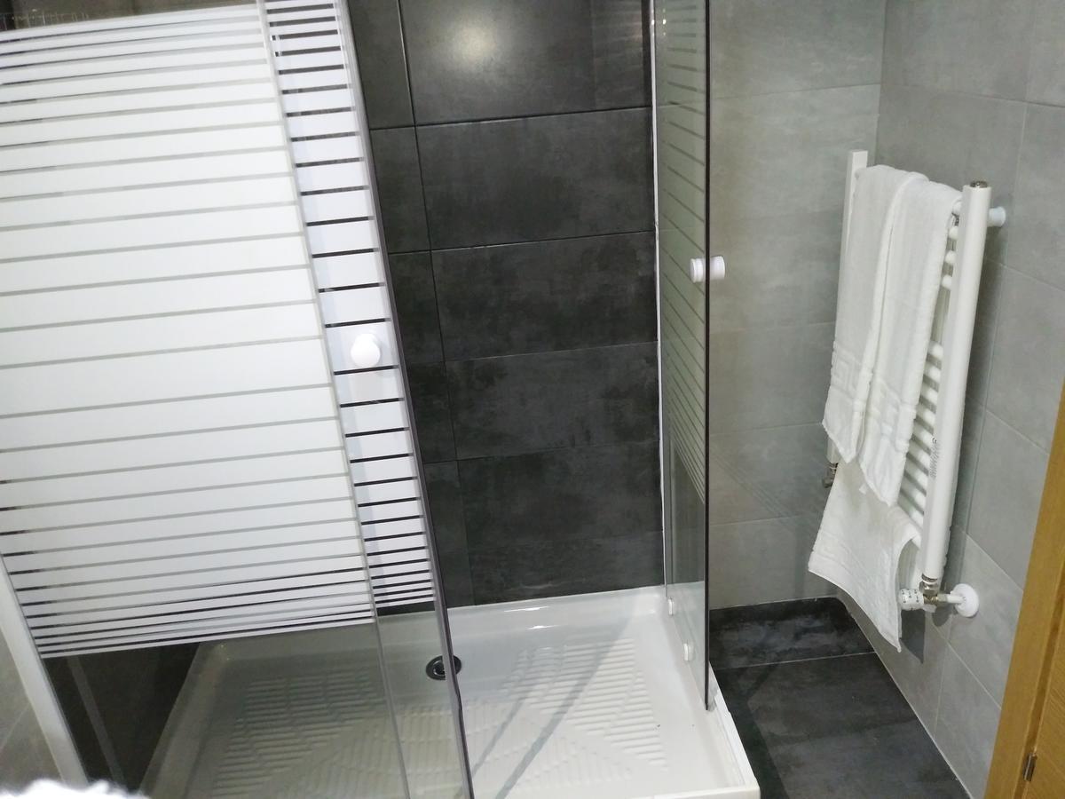 Hostal Gemi Zamora Bagian luar foto